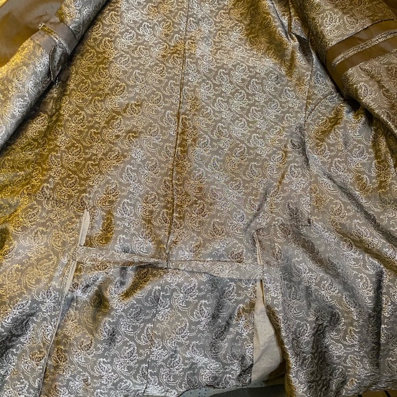 A tailored jacket  owned by Carmelo Anthony design by Waraire Boswell - Picture 6 of 9